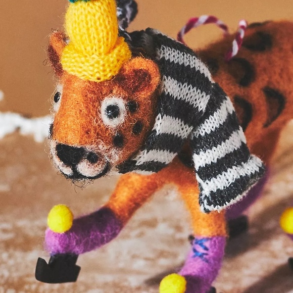 NWT Anthropologie Wild Bundled Up Wool Leopard Christmas Ornament - Picture 2 of 2